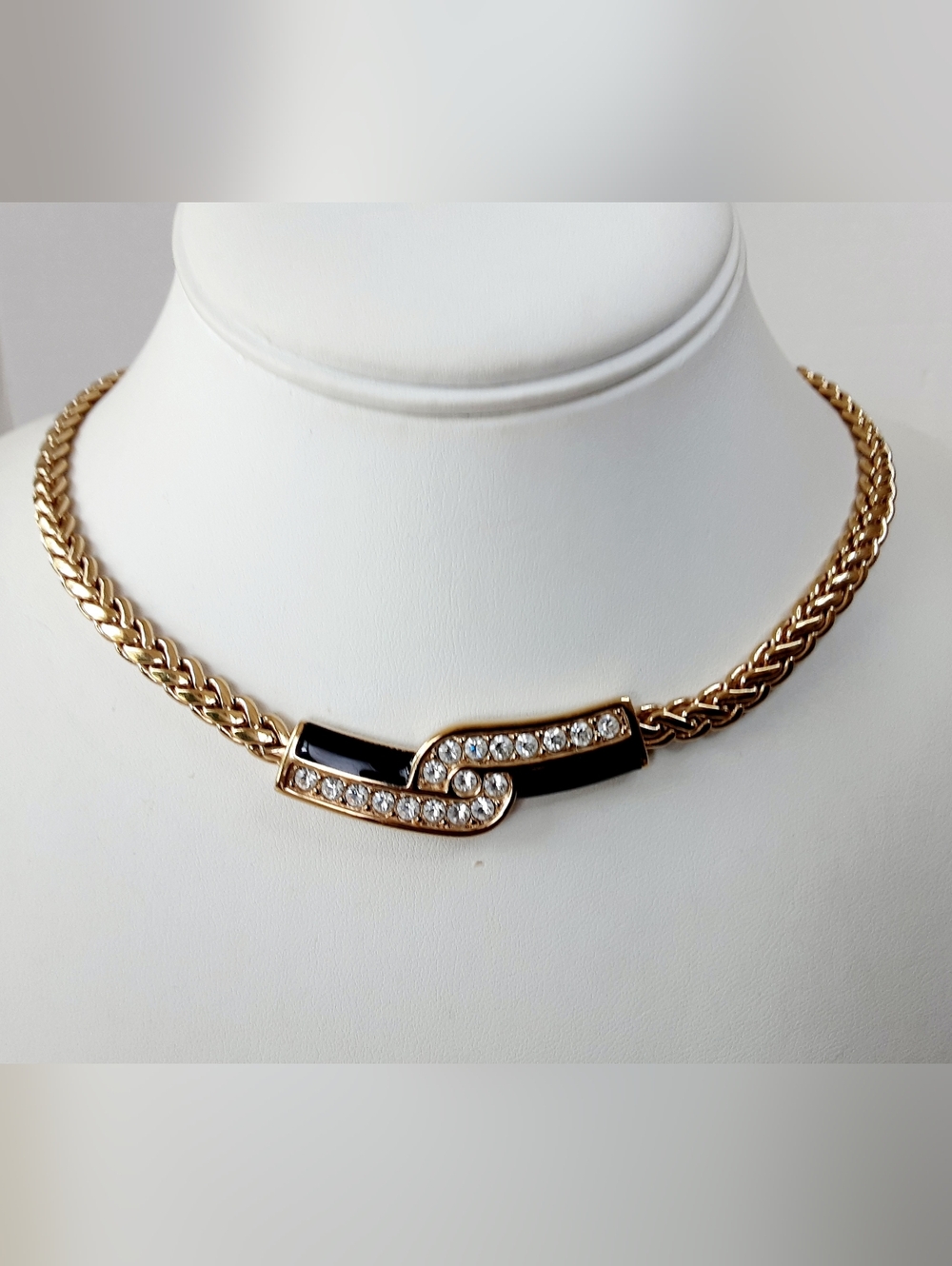 SWAROVSKI Swan Crystals Black Enamel Gold Pleated Wide Link Chain Necklace - Vtg